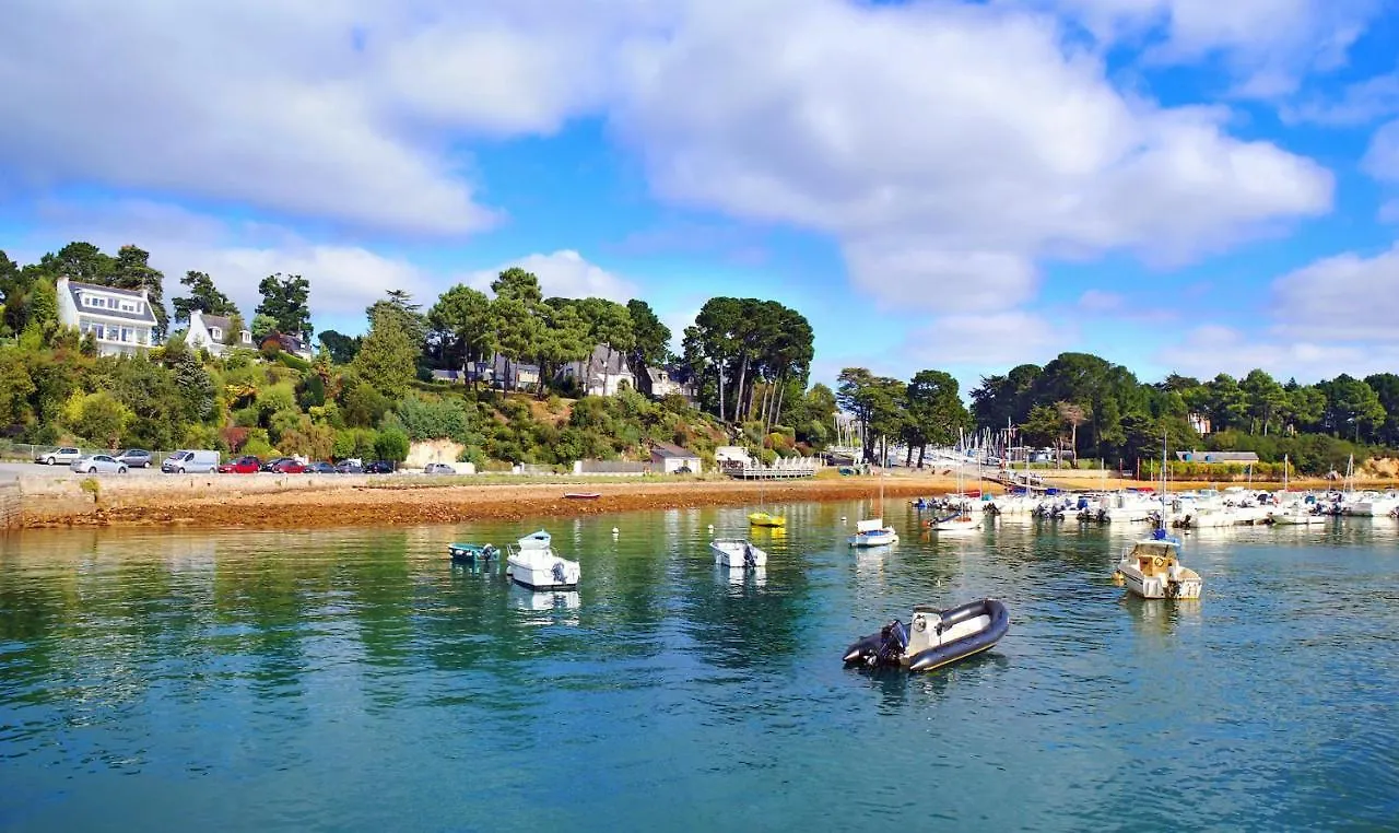 Nuit Insolite Sur La Presqu'Ile De Rhuys Sarzeau 0*,  França